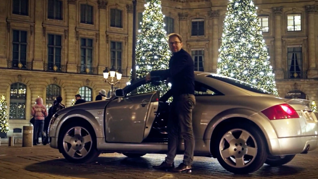 Portrait - Thibault Trameçon dit "TT" pose devant son Audi TT première génération